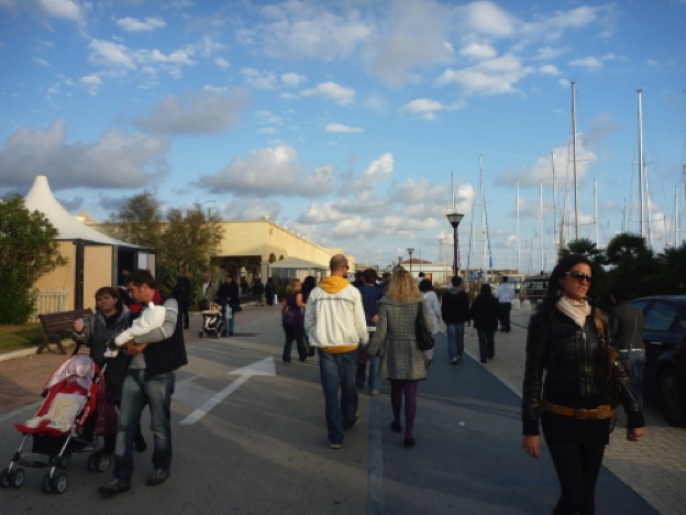 Porto di Roma is busy on the weekends. Families come from Rome on nice days and promenade.